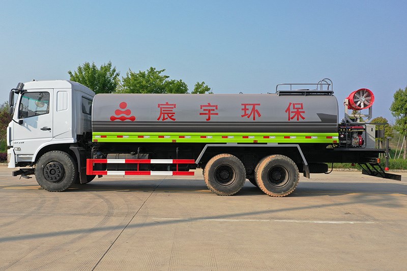東風(fēng)18-22噸灑水車