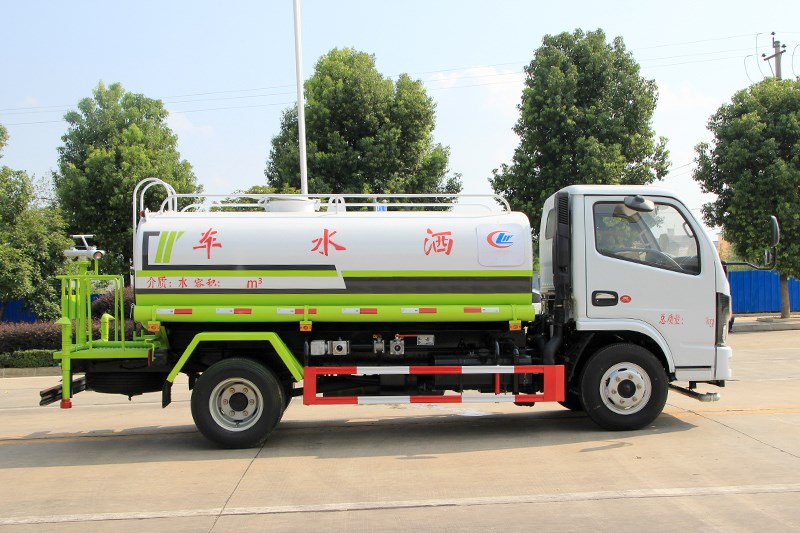 東風5噸灑水車
