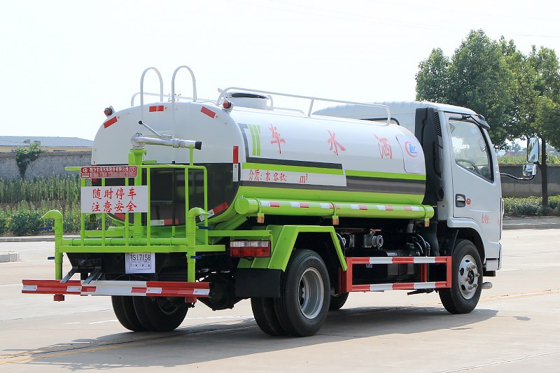 東風5噸灑水車