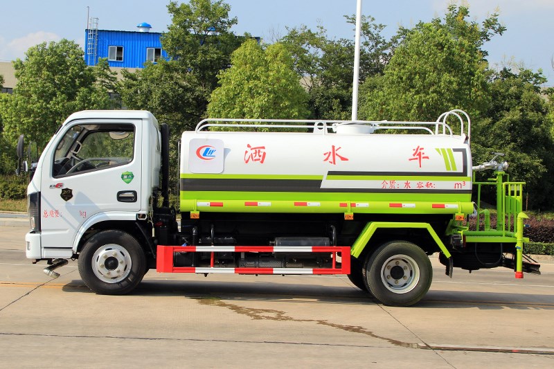 東風5噸灑水車