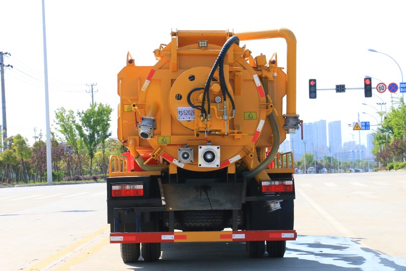 國六大福瑞卡 10方 清洗吸污車（廂式）