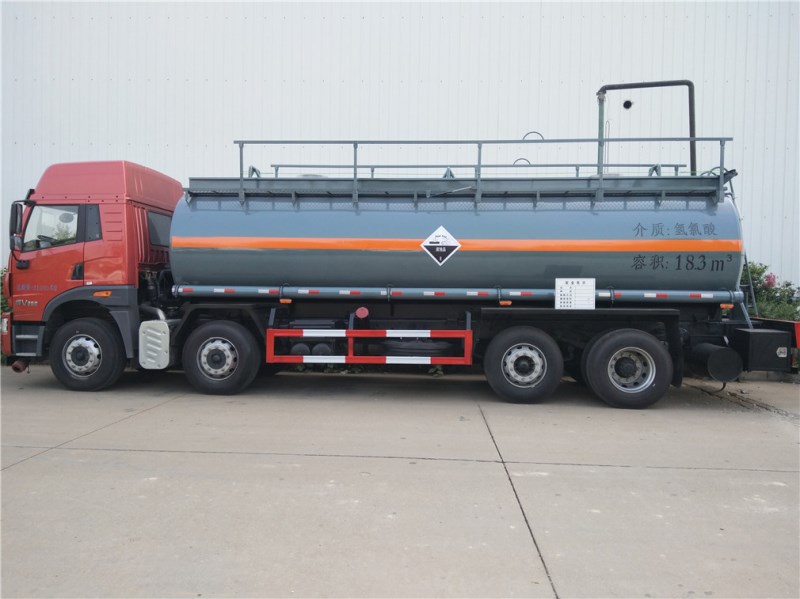 解放悍V CLW5314GFWC5腐蝕性物品罐式運(yùn)輸車
