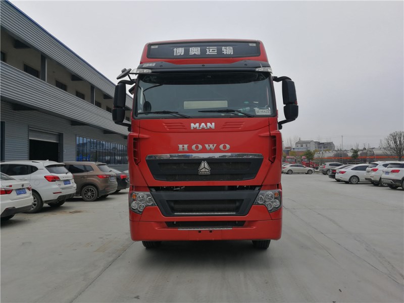 重汽豪沃(40-55L)鋁合金運(yùn)油半掛車(chē)